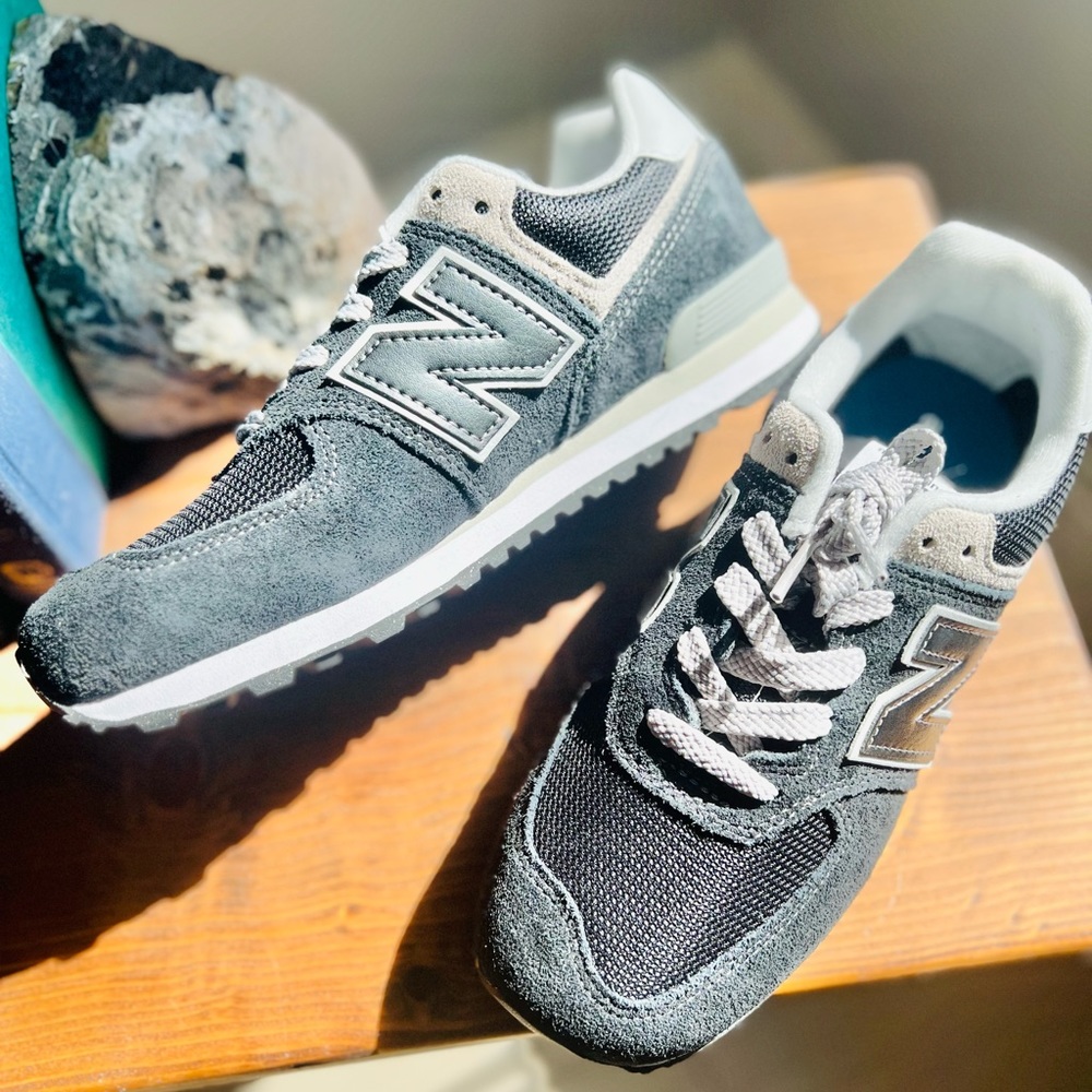 🛑 SOLD 🛑 NWOB New Balance Sneakers Black Size 6